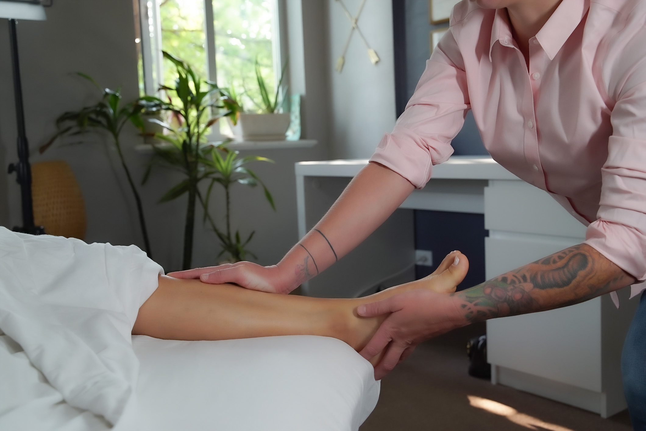 Ali Walkup Lunge Position Massage Therapist Denver ATSI Ali Walkup Lunge Position Massage Therapist Denver ATSI